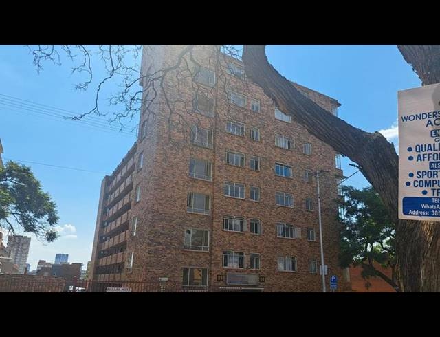 3 BEDROOM APARTMENT FOR SALE IN SUNNYSIDE